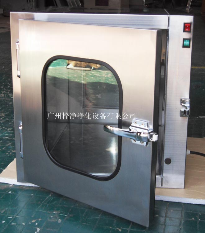 傳遞窗是一種潔凈室的輔助設備,主要用于潔凈區與潔凈區之間、潔凈區與非潔凈區之間小件物品的傳遞.